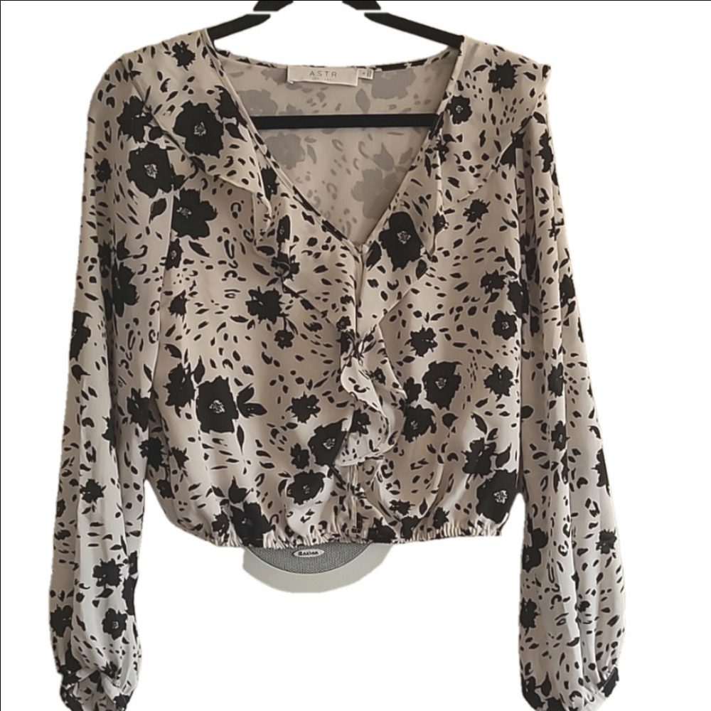 ASTR The Label Black/White Floral Print Ruffle Detail Longsleeve Blouse Size S